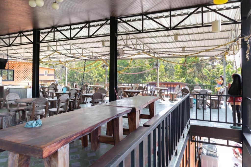 Oyo 755 Rattana Resort Ко-Ланта Экстерьер фото
